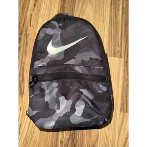 Nike Camo‎ Insulated Lunch Bag Black Gray 6 Liter Easy Clean Zip 9A2747 K11